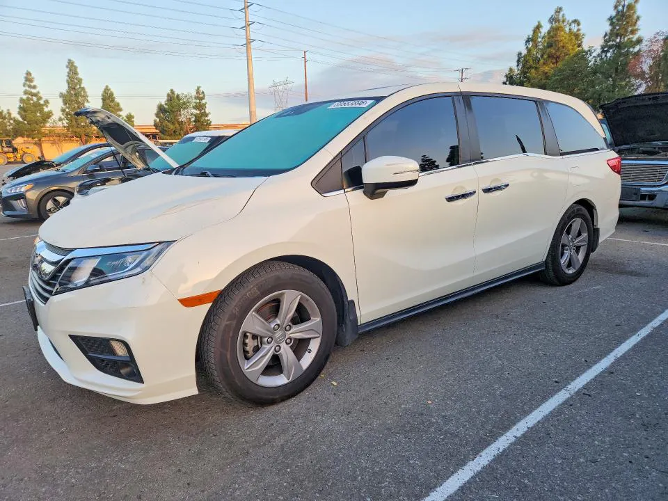 2018 Honda Odyssey VIN 5FNRL6H71JB099420 фото 1