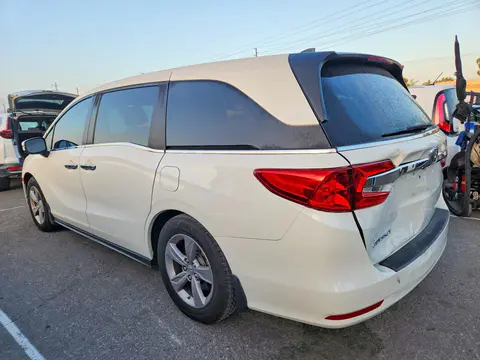 2018 Honda Odyssey VIN 5FNRL6H71JB099420 фото 2