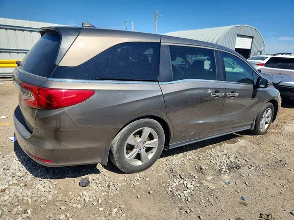5FNRL6H7XJB092420 — 2018 Honda Odyssey, фото 3 с аукциона Copart, Передняя часть