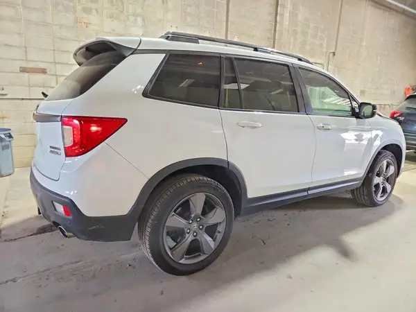 5FNYF8H97MB026749 — 2021 Honda Passport, фото 3 с аукциона Copart, Передняя часть
