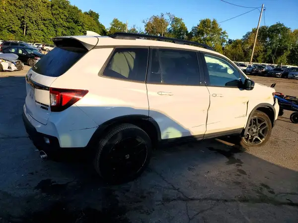 5FNYF8H85RB018650 — 2024 Honda Passport, фото 3 с аукциона Copart, Передняя часть