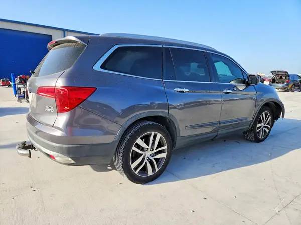5FNYF6H03HB033208 — 2017 Honda Pilot, фото 3 с аукциона Copart, Передняя часть