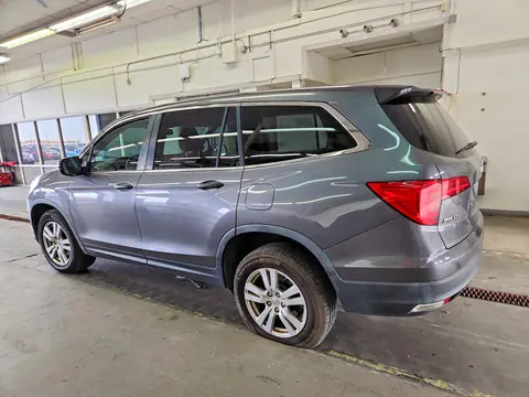 2017 Honda Pilot VIN 5FNYF6H13HB002100 фото 2
