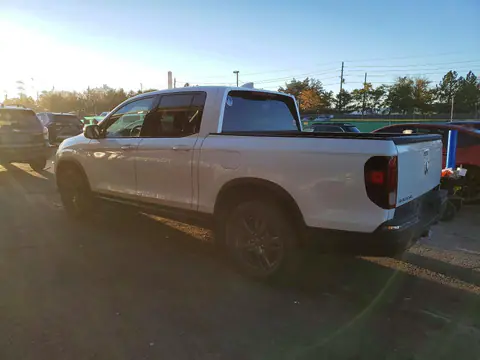 2019 Honda Ridgeline VIN 5FPYK3F1XKB038734 фото 2