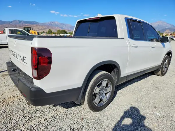 5FPYK3F54SB007384 — 2025 Honda Ridgeline, фото 3 с аукциона Copart, Передняя часть