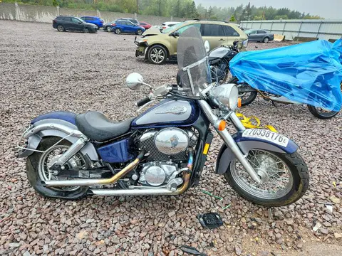 JH2RC44671M453585 — 2001 Honda VT750, Задняя часть (Rear End), фото до ремонта
