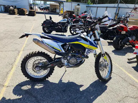 VBKUAP407FM496402 — 2015 Husqvarna FE501, Мелкие вмятины и царапины (Minor Dent/Scratches), фото до ремонта