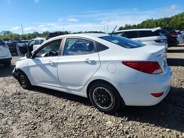 KMHCT4AE4GU081640 — 2016 Hyundai Accent, фото 2 с аукциона Copart 01.10.2026, Передняя часть