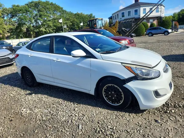 KMHCT4AE4GU081640 — 2016 Hyundai Accent, фото 4 с аукциона Copart 01.10.2026, Передняя часть