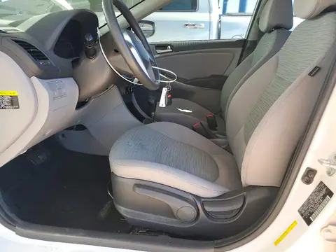 KMHCT4AE6HU363876 — 2017 Hyundai Accent, фото 7 с аукциона Copart, Задняя часть