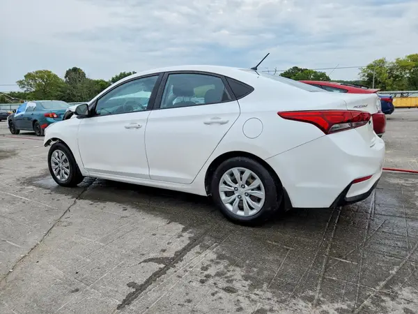 3KPC24A62LE120024 — 2020 Hyundai Accent, фото 2 с аукциона Copart, Передняя часть