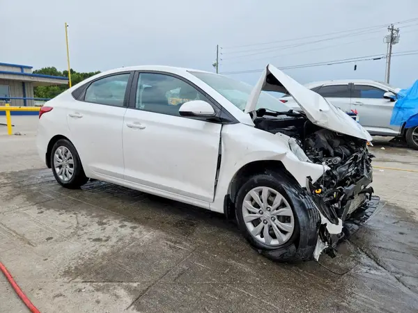3KPC24A62LE120024 — 2020 Hyundai Accent, фото 4 с аукциона Copart, Передняя часть