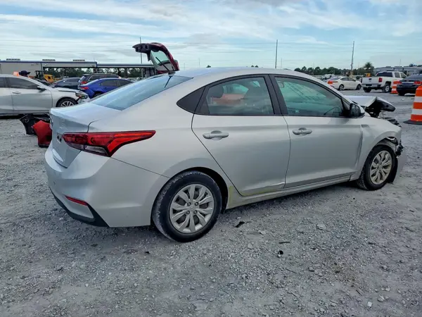 3KPC24A66ME133084 — 2021 Hyundai Accent, фото 3 с аукциона Copart, Передняя часть