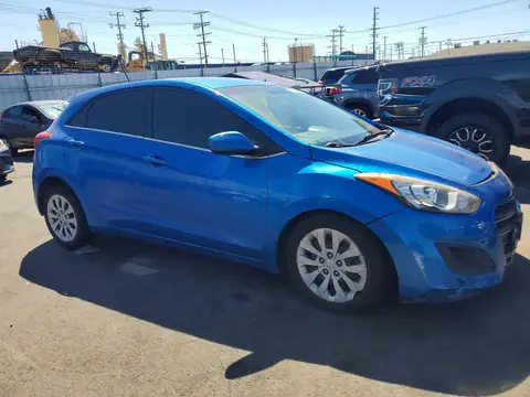 KMHD35LH7HU352919 — 2017 Hyundai Elantra GT, фото 4 с аукциона Copart 14.10.2026, Передняя часть