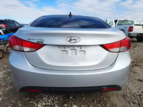 5NPDH4AE8DH191736 — 2013 Hyundai Elantra, фото 6 с аукциона Copart, Вандализм