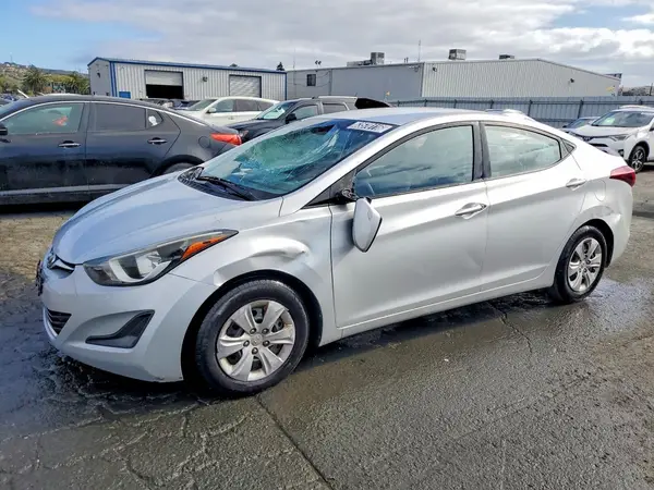 5NPDH4AE5GH768906 — 2016 Hyundai Elantra, Вандализм (Vandalism), фото до ремонта