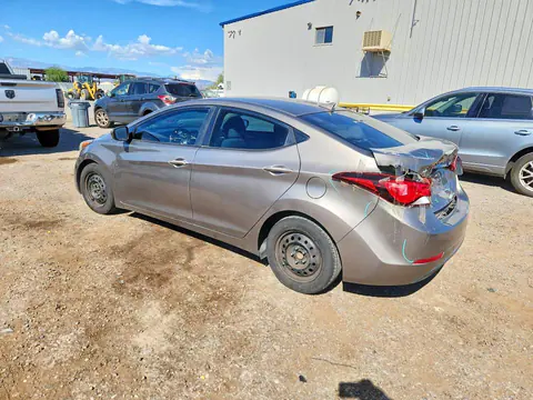 2016 Hyundai Elantra VIN 5NPDH4AE3GH696801 фото 2