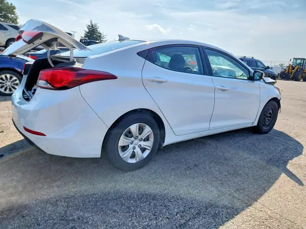 5NPDH4AEXGH765855 — 2016 Hyundai Elantra, фото 3 с аукциона Copart 30.09.2026, Передняя часть