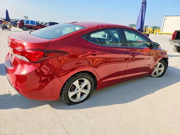 KMHDH4AE1GU601069 — 2016 Hyundai Elantra, фото 3 с аукциона Copart, Передняя часть