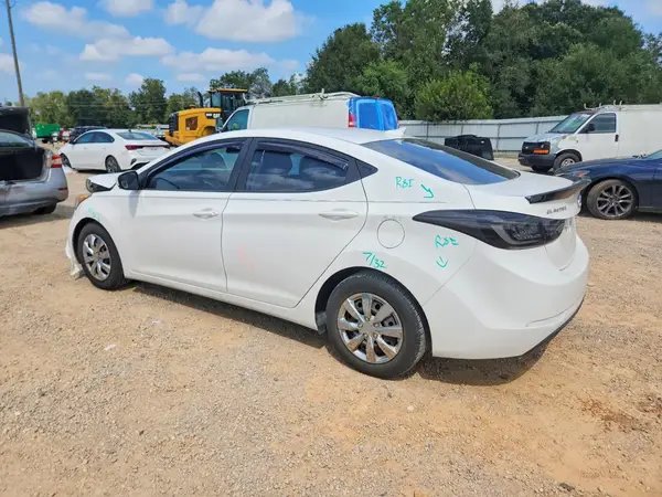 5NPDH4AE9GH677699 — 2016 Hyundai Elantra, фото 2 с аукциона Copart, Передняя часть