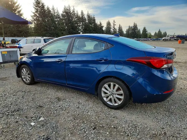 KMHDH4AE4GU518056 — 2016 Hyundai Elantra, фото 2 с аукциона Copart 13.10.2026, Вандализм