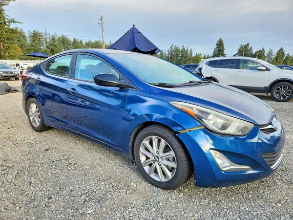 KMHDH4AE4GU518056 — 2016 Hyundai Elantra, фото 4 с аукциона Copart 13.10.2026, Вандализм