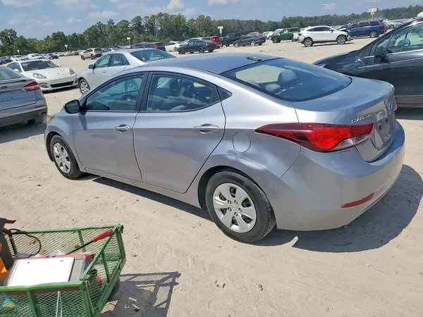 5NPDH4AE3GH690755 — 2016 Hyundai Elantra, фото 2 с аукциона Copart 13.10.2026, Мелкие вмятины и царапины