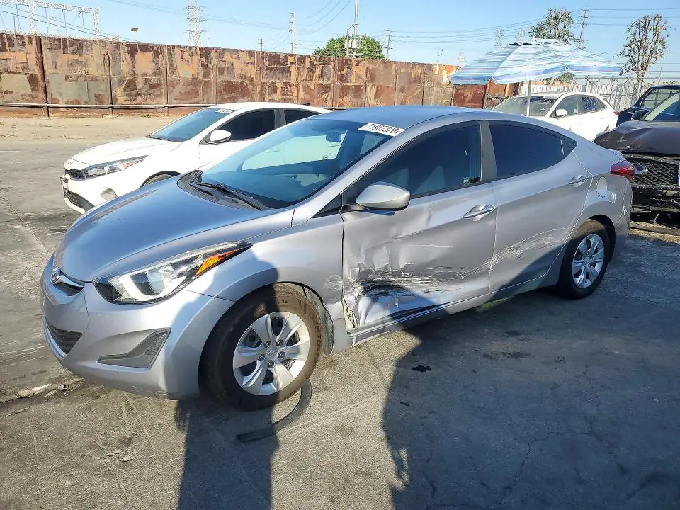 5NPDH4AE1GH746658 Hyundai Elantra 2016 — повреждение Боковая часть, фото до ремонта