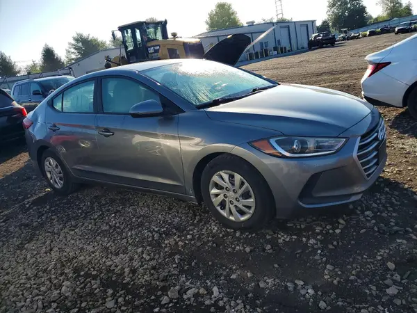KMHD74LF8HU127616 — 2017 Hyundai Elantra, фото 4 с аукциона Copart 05.10.2026, Вандализм