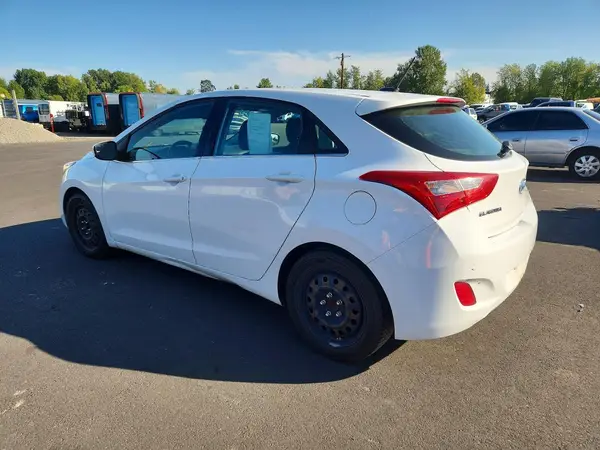 KMHD35LH9HU358690 — 2017 Hyundai Elantra, фото 2 с аукциона Copart, Естественный износ