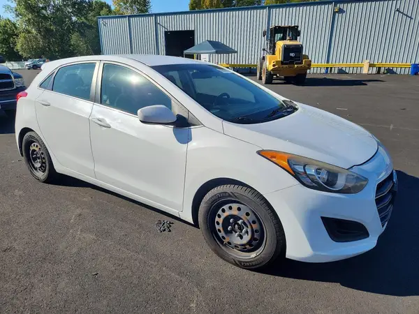 KMHD35LH9HU358690 — 2017 Hyundai Elantra, фото 4 с аукциона Copart, Естественный износ