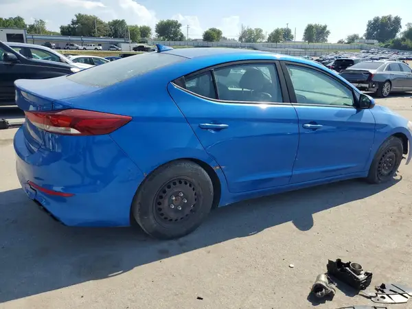 KMHD74LFXHU068455 — 2017 Hyundai Elantra, фото 3 с аукциона Copart 13.10.2026, Передняя часть