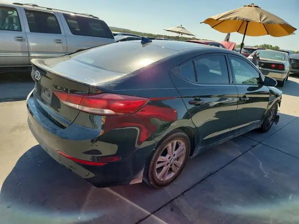 5NPD84LF6HH121910 — 2017 Hyundai Elantra, фото 3 с аукциона Copart, Передняя часть