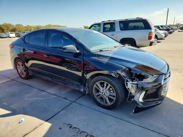 5NPD84LF6HH121910 — 2017 Hyundai Elantra, фото 4 с аукциона Copart, Передняя часть