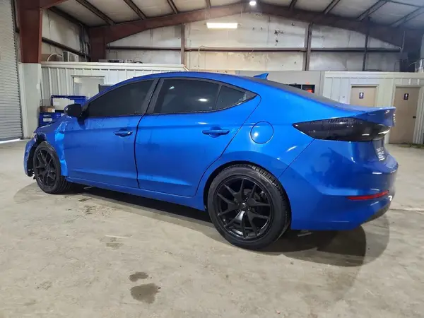 5NPD74LF7HH200571 — 2017 Hyundai Elantra, фото 2 с аукциона Copart, Передняя часть
