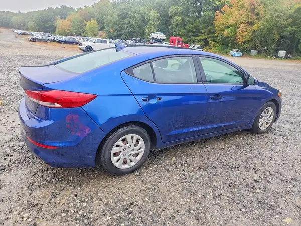 5NPD74LF5HH160118 — 2017 Hyundai Elantra, фото 3 с аукциона Copart 01.10.2026, Механические повреждения