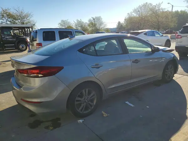 5NPD84LF0HH183741 — 2017 Hyundai Elantra, фото 3 с аукциона Copart, Передняя часть