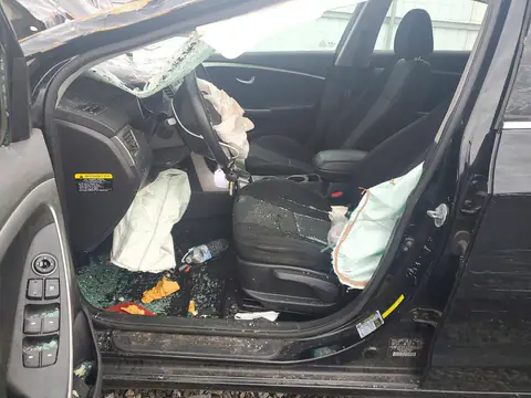 KMHD35LH8HU354842 — 2017 Hyundai Elantra, фото 7 с аукциона Copart, Передняя часть