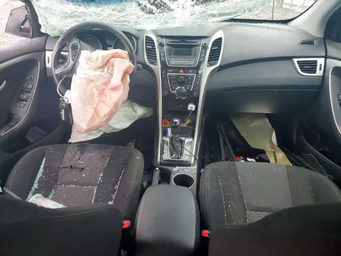 KMHD35LH8HU354842 — 2017 Hyundai Elantra, фото 8 с аукциона Copart, Передняя часть