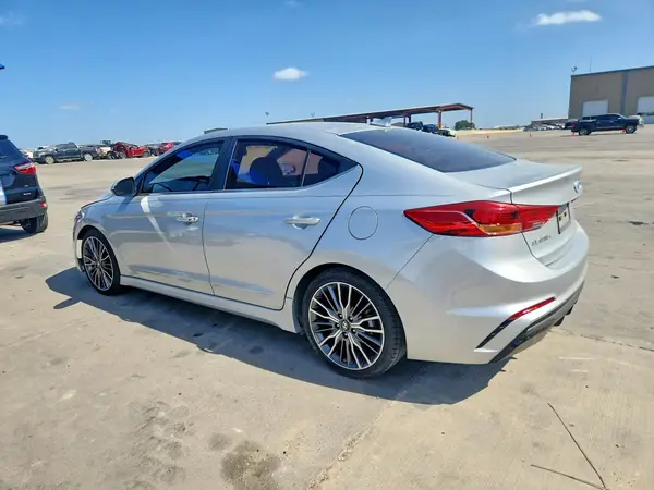 KMHD04LB6JU545826 — 2018 Hyundai Elantra, фото 2 с аукциона Copart, Передняя часть