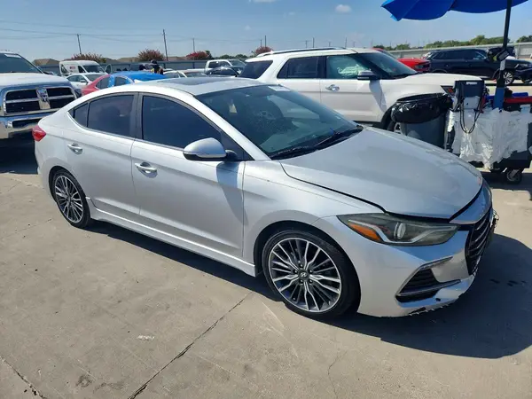 KMHD04LB6JU545826 — 2018 Hyundai Elantra, фото 4 с аукциона Copart, Передняя часть