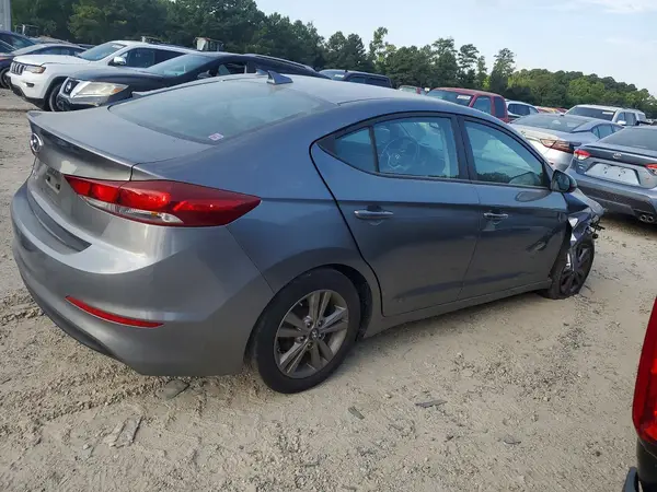 5NPD84LF0JH299849 — 2018 Hyundai Elantra, фото 3 с аукциона Copart, Передняя часть