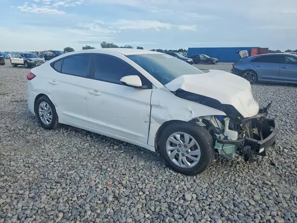 5NPD74LF1JH329010 — 2018 Hyundai Elantra, фото 4 с аукциона Copart, Передняя часть