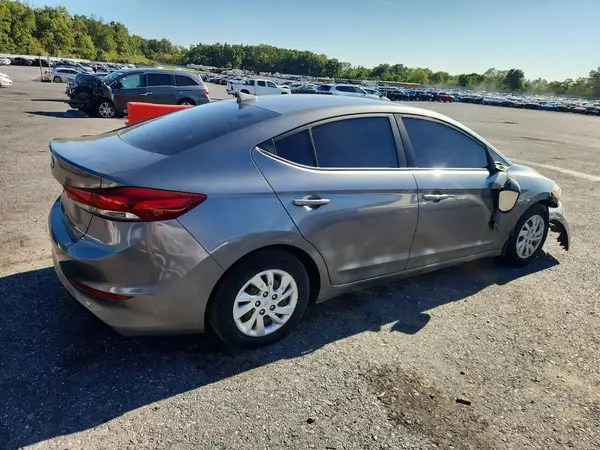 5NPD74LF8JH368418 — 2018 Hyundai Elantra, фото 3 с аукциона Copart 13.10.2026, Механические повреждения