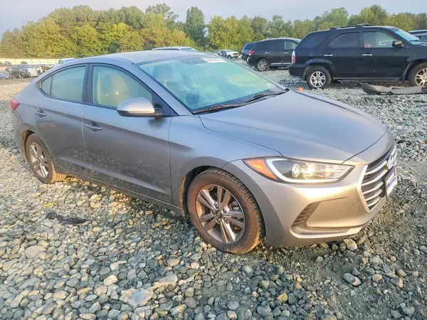 KMHD84LF5JU563424 — 2018 Hyundai Elantra, фото 4 с аукциона Copart 14.10.2026, Вандализм