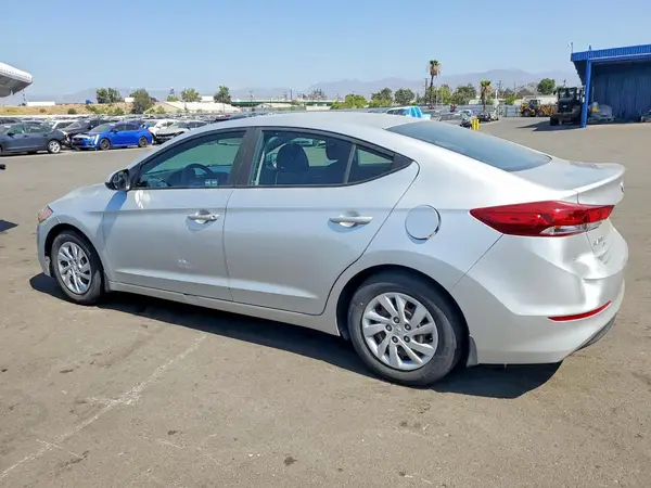 5NPD74LF8JH343468 — 2018 Hyundai Elantra, фото 2 с аукциона Copart, Вандализм