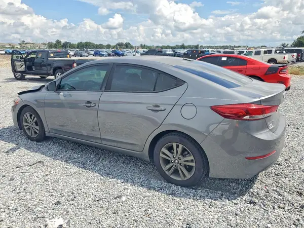 5NPD84LF2JH307627 — 2018 Hyundai Elantra, фото 2 с аукциона Copart, Передняя часть