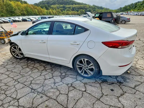 5NPD84LF0JH282680 — 2018 Hyundai Elantra, фото 2 с аукциона Copart, Передняя часть