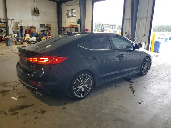 KMHD04LB0JU479144 — 2018 Hyundai Elantra, фото 3 с аукциона Copart, Боковая часть