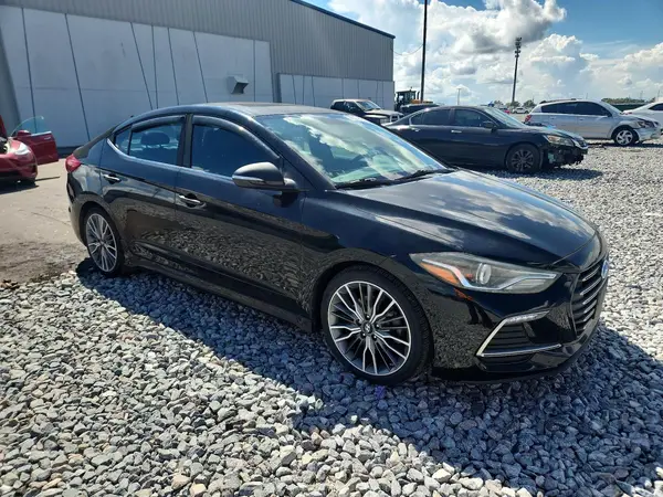 KMHD04LBXJU508133 — 2018 Hyundai Elantra, фото 4 с аукциона Copart, Вандализм